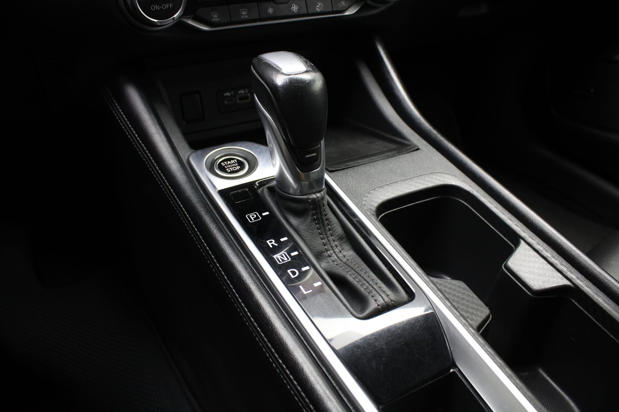 2024 Nissan Sentra 2.0 SR Bi-Tono At