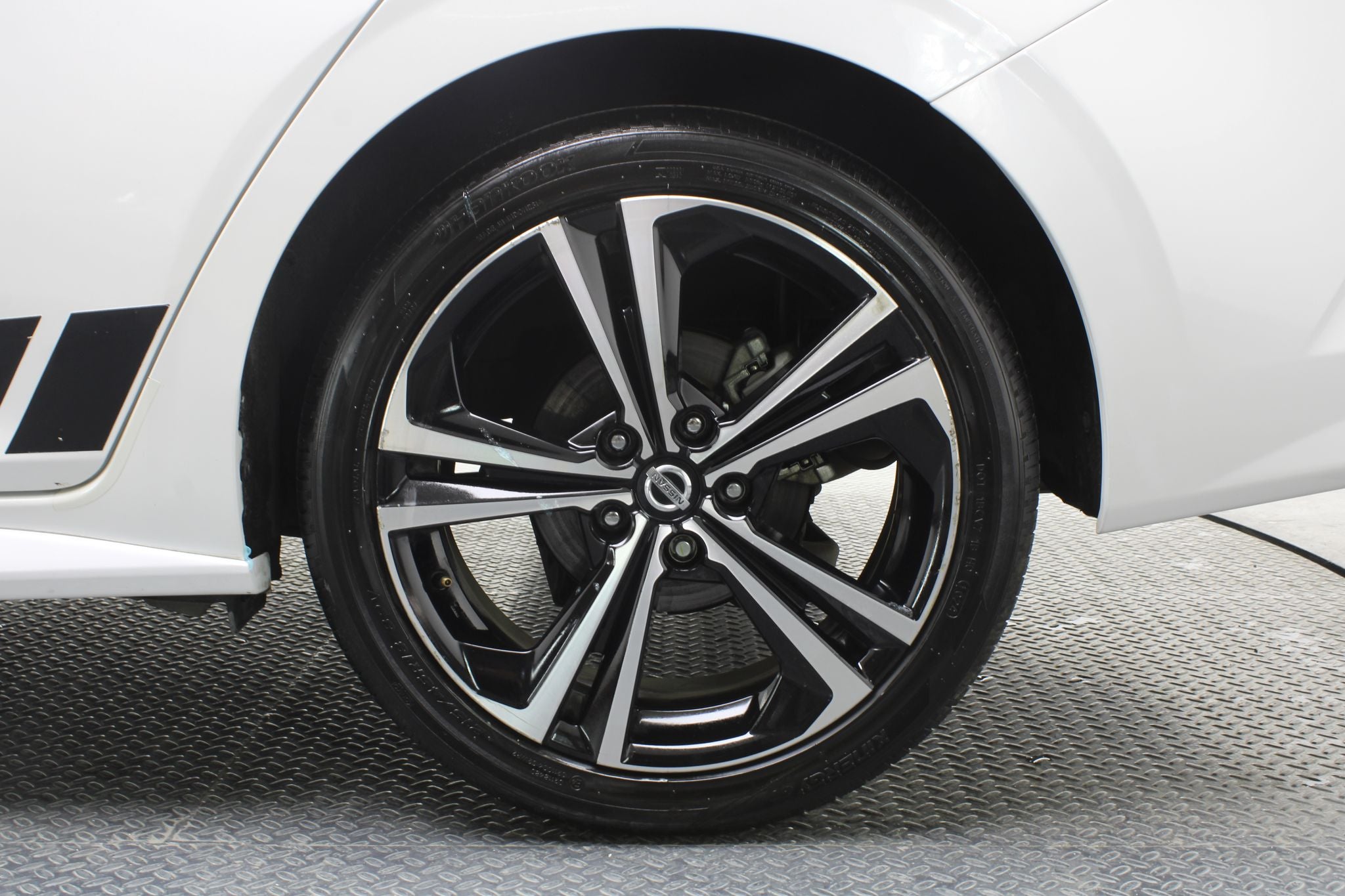 2020 Nissan Sentra 2.0 SR Bi-Tono At