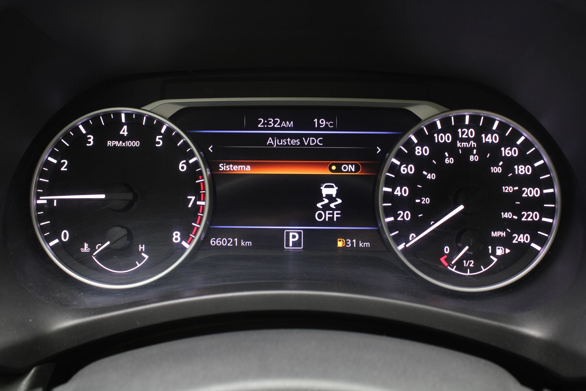 2020 Nissan Sentra 2.0 SR Bi-Tono At