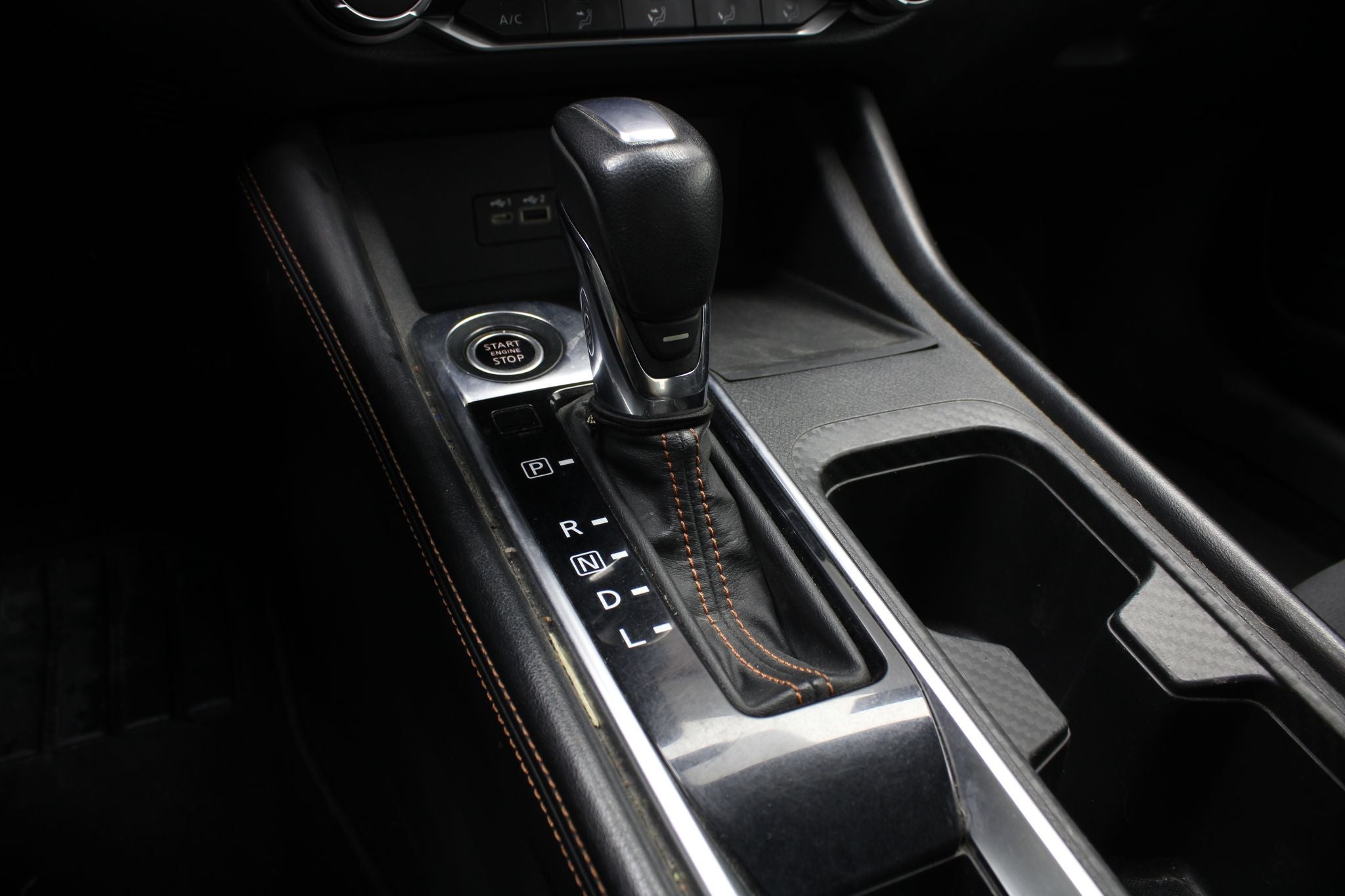 2020 Nissan Sentra 2.0 SR Bi-Tono At