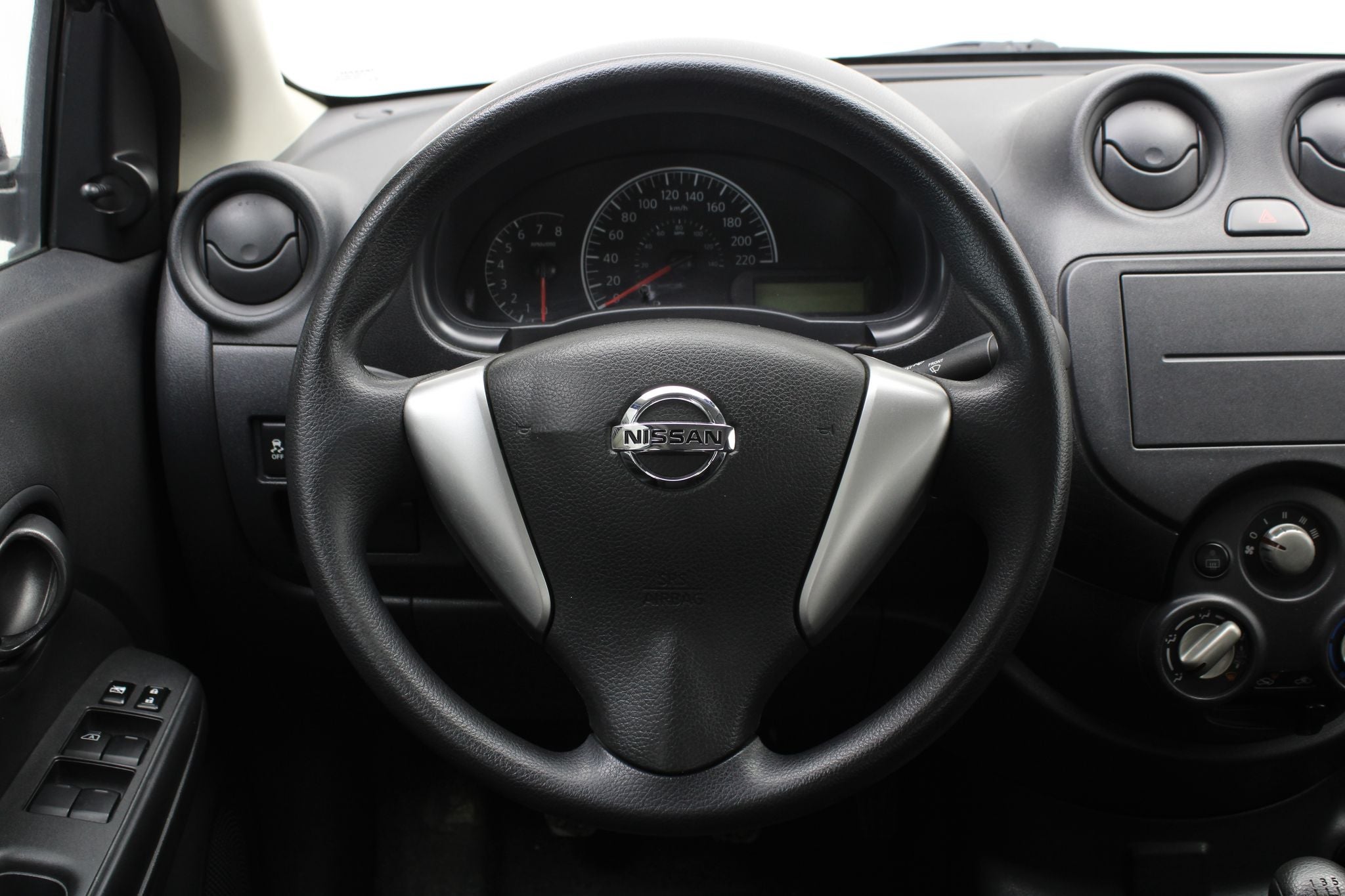2022 Nissan V-Drive 1.6 A/C Mt