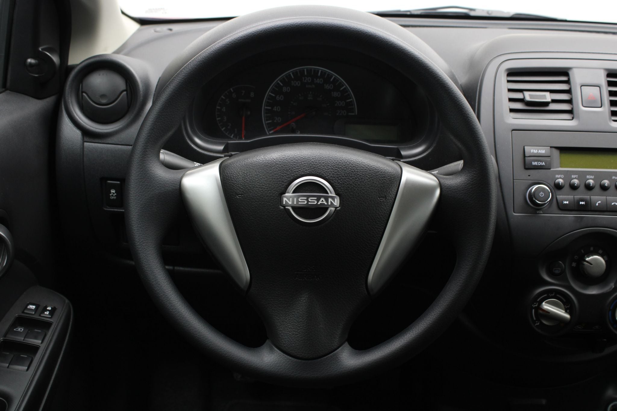 2024 Nissan V-Drive 1.6 A/C Mt