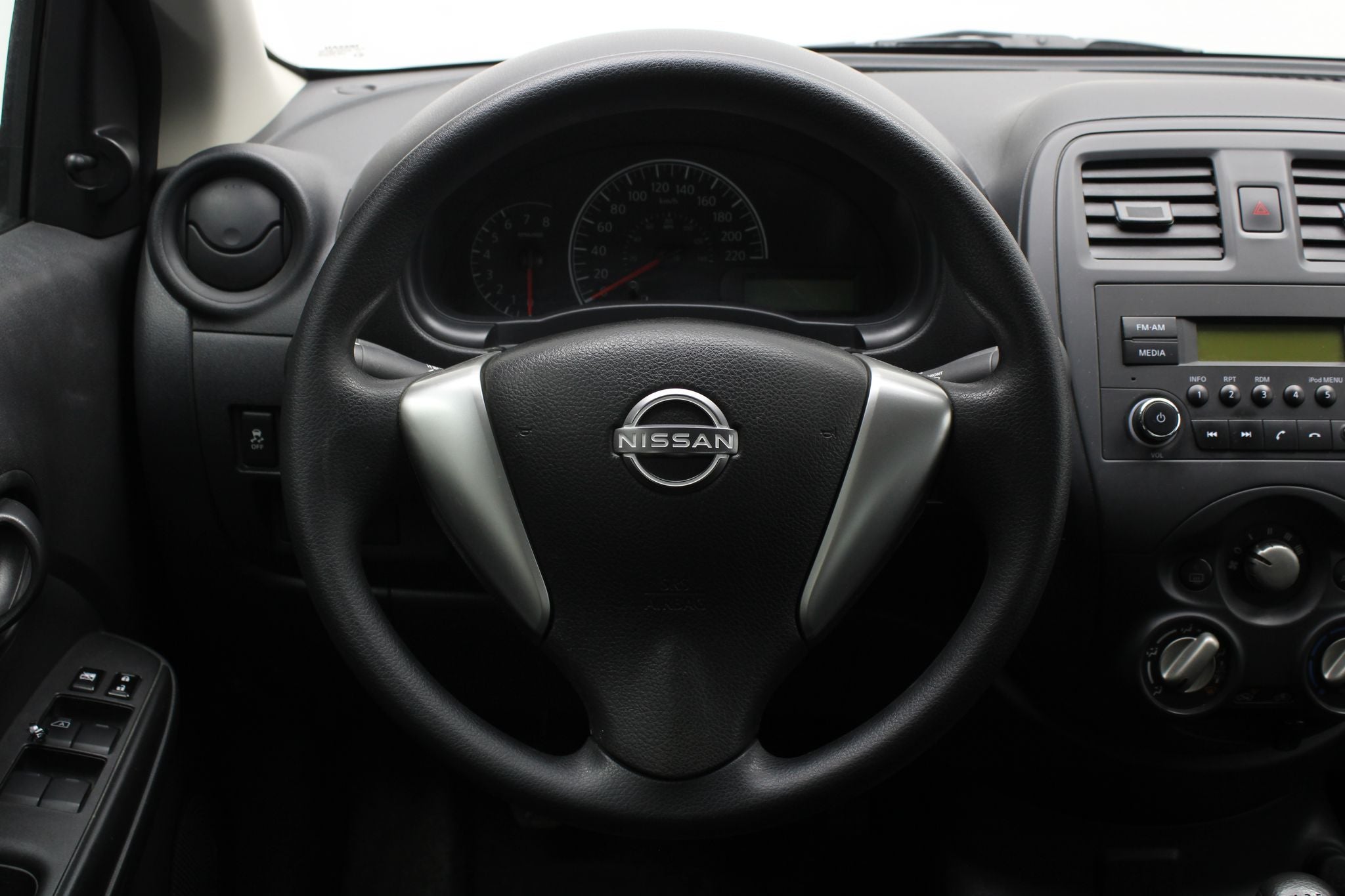 2024 Nissan V-Drive 1.6 A/C Mt