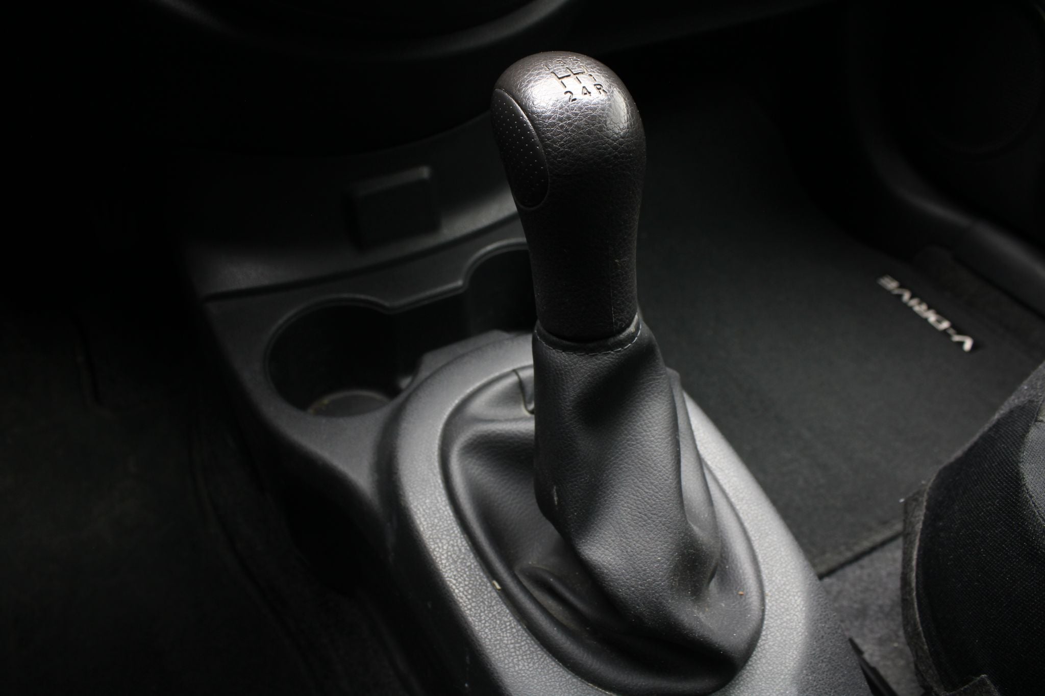 2024 Nissan V-Drive 1.6 A/C Mt