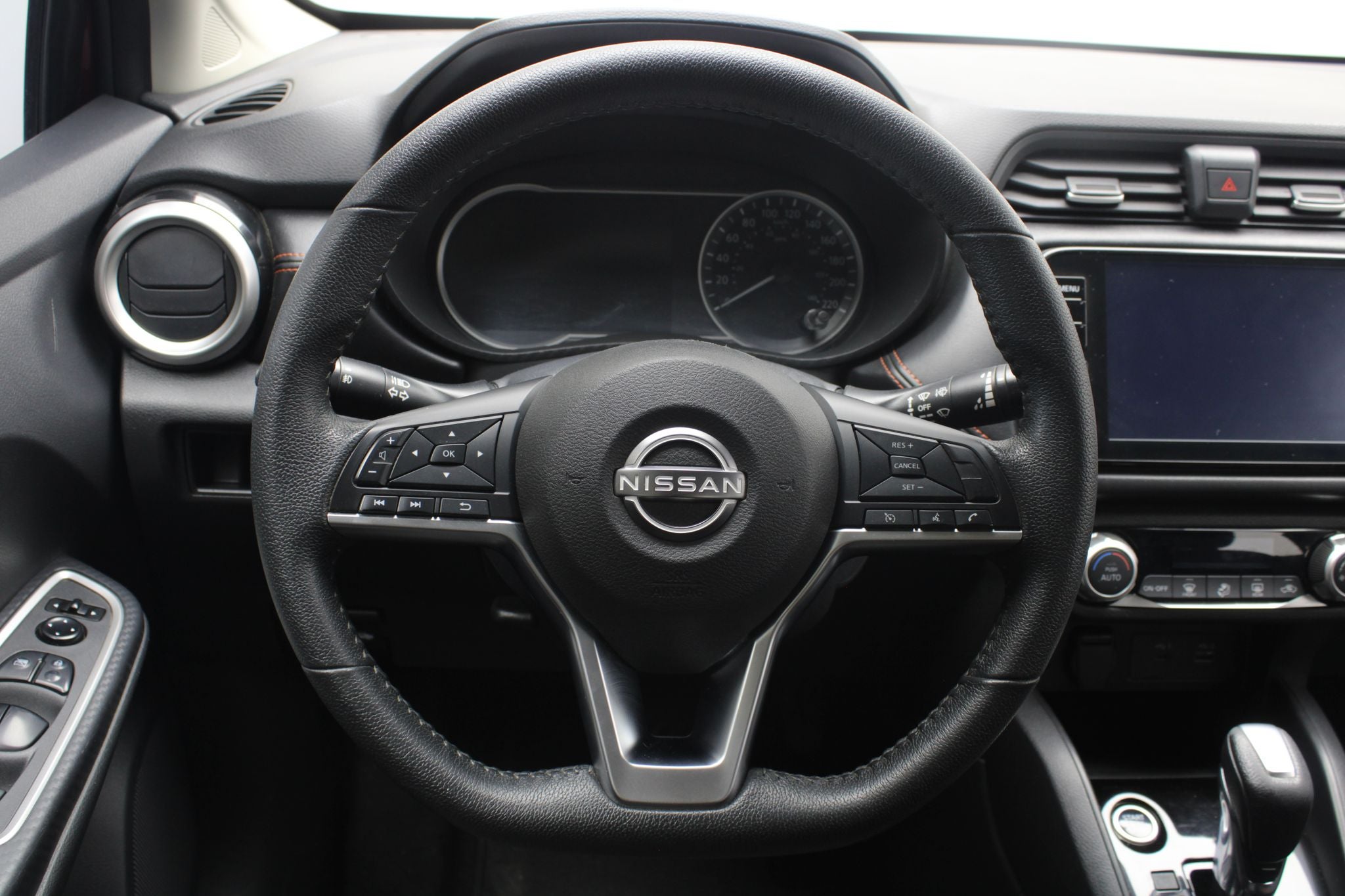 2023 Nissan Versa 1.6 Sr At