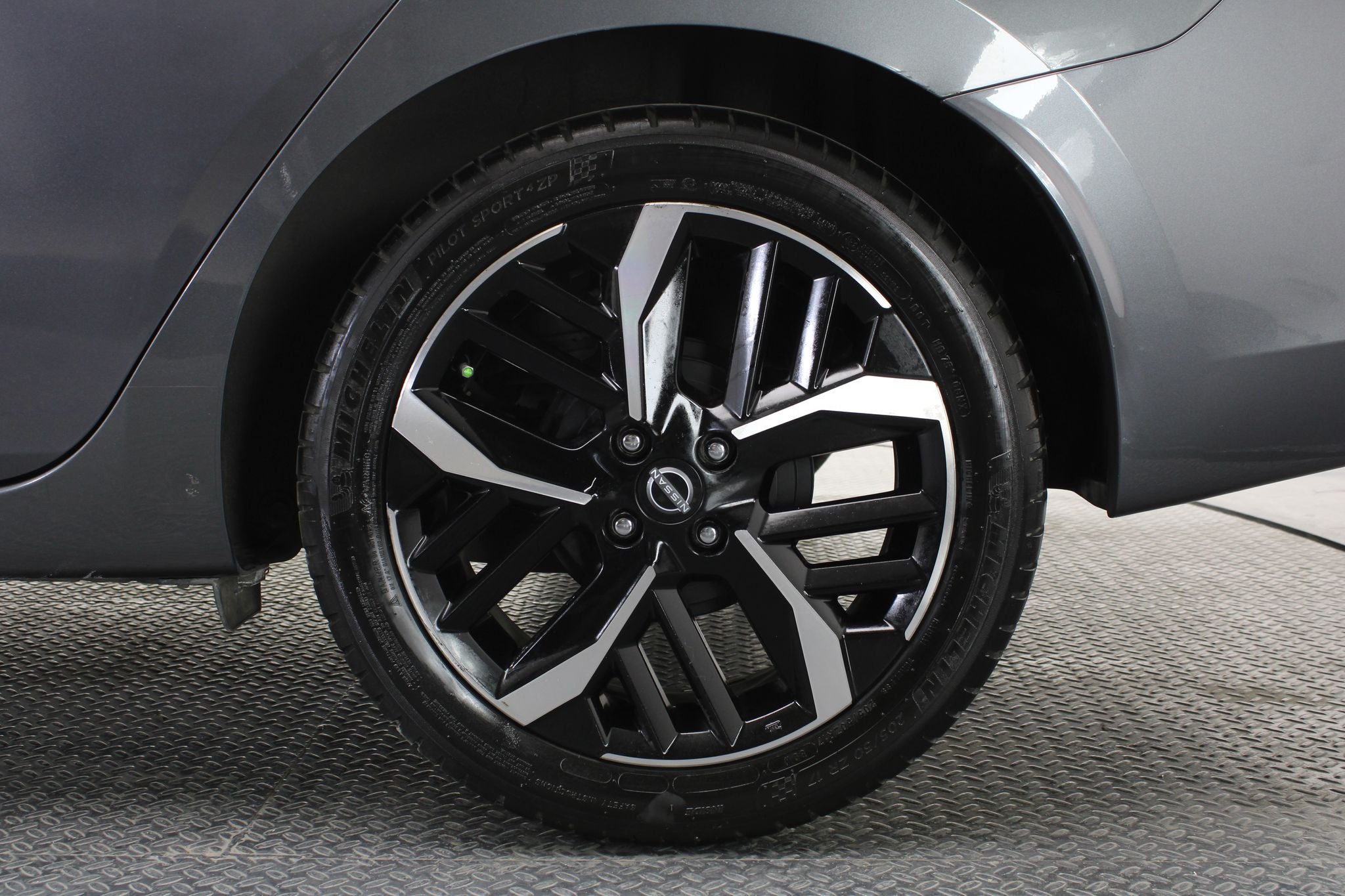 2024 Nissan Versa 1.6 SR At