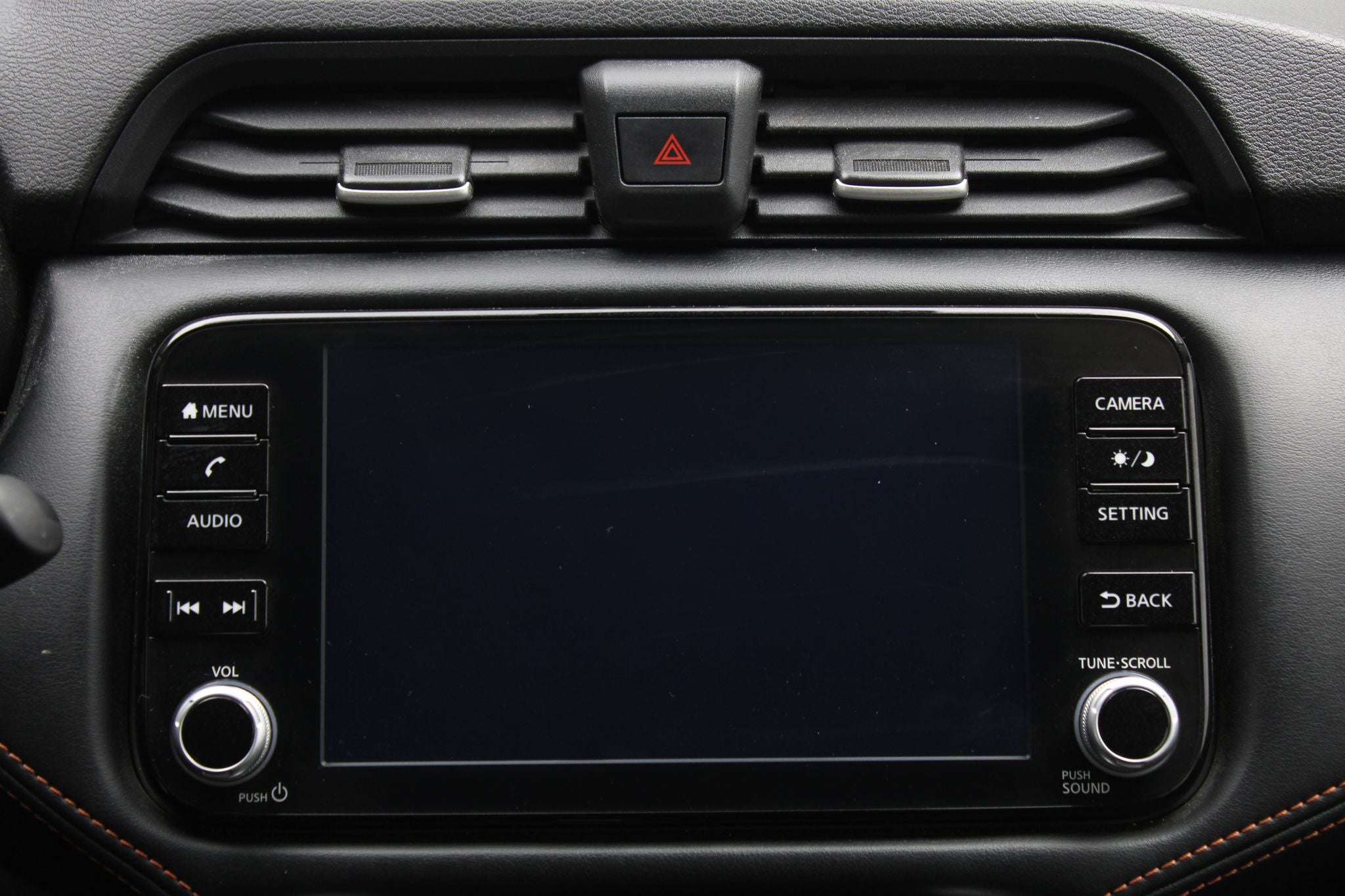 2024 Nissan Versa 1.6 SR At