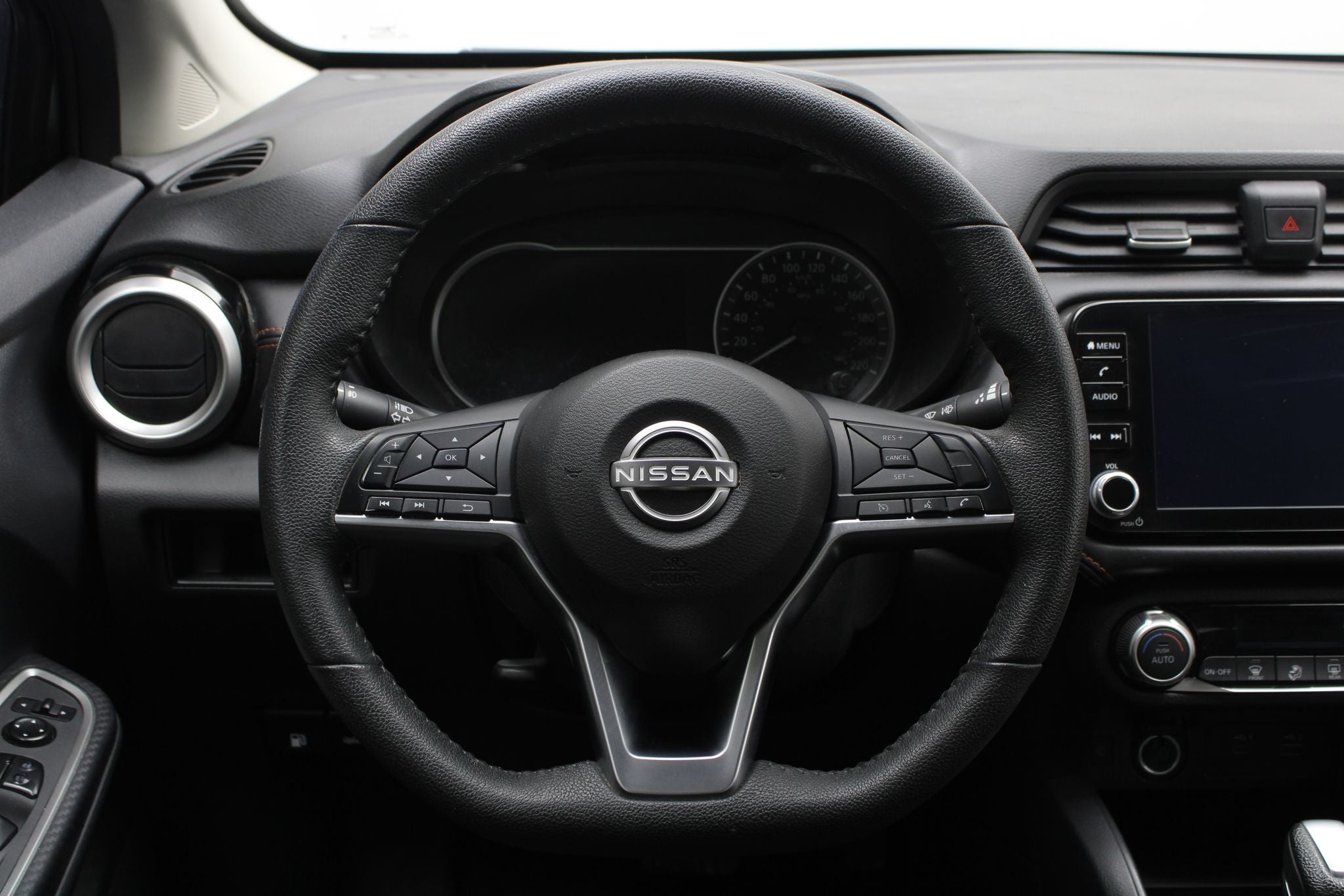 2024 Nissan Versa 1.6 SR At