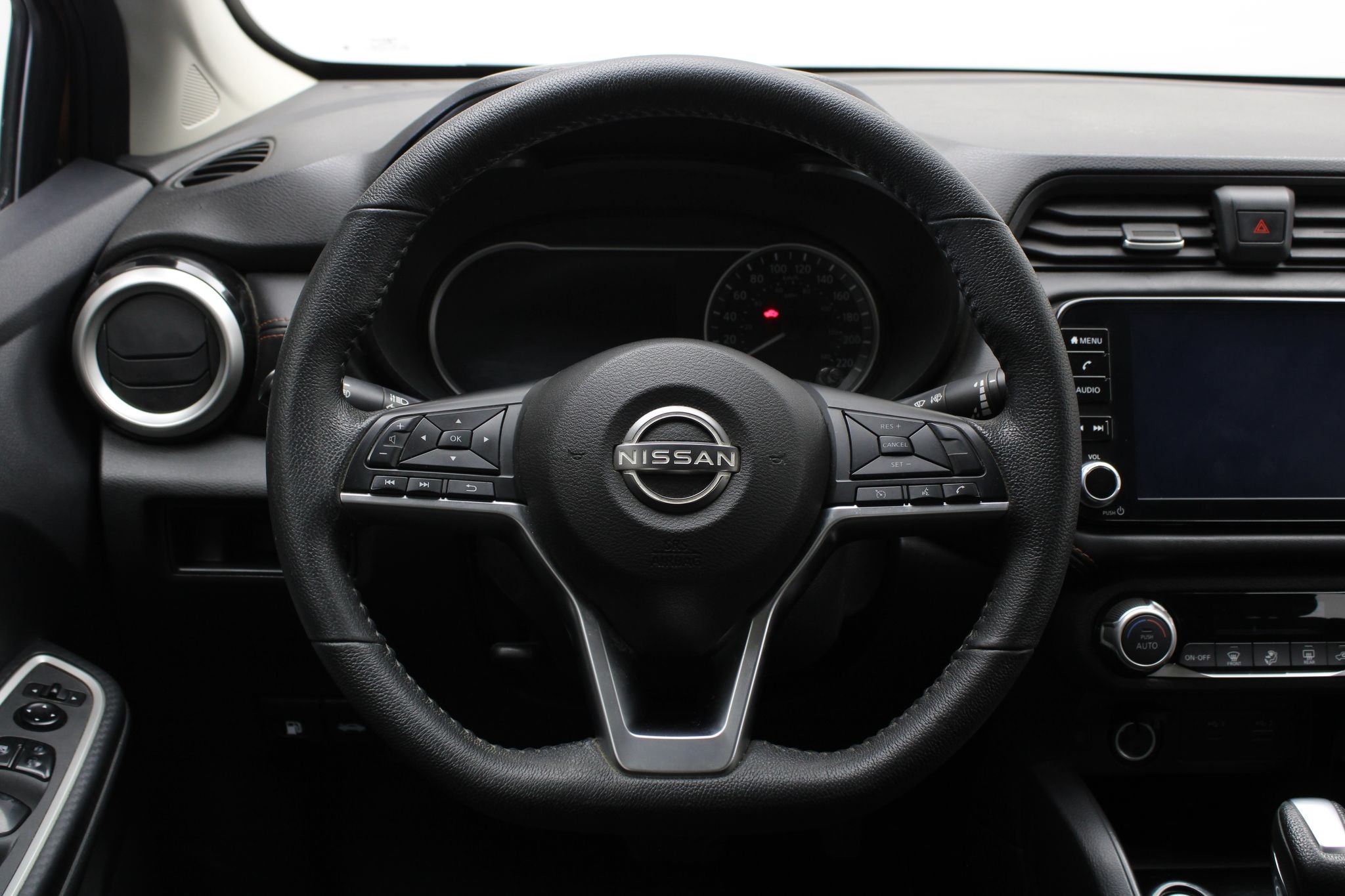 2023 Nissan Versa 1.6 Sr At