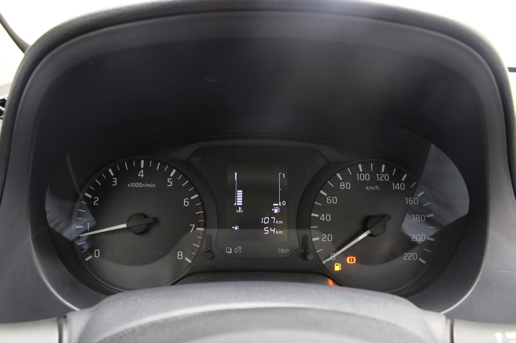 2024 Nissan NP300 2.5 Pick Up AC Mt