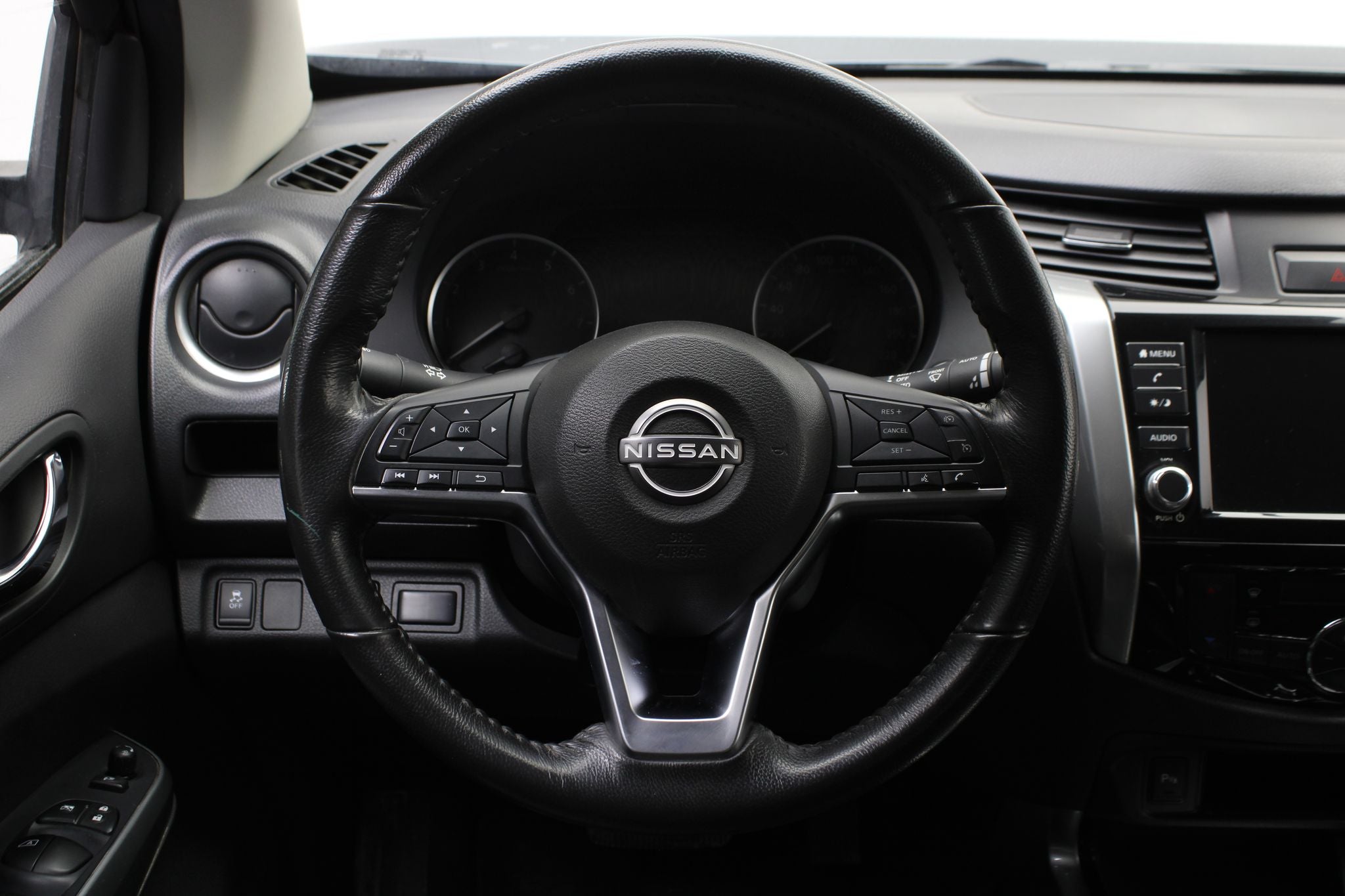 2024 Nissan Frontier 2.5 Le Platinum At