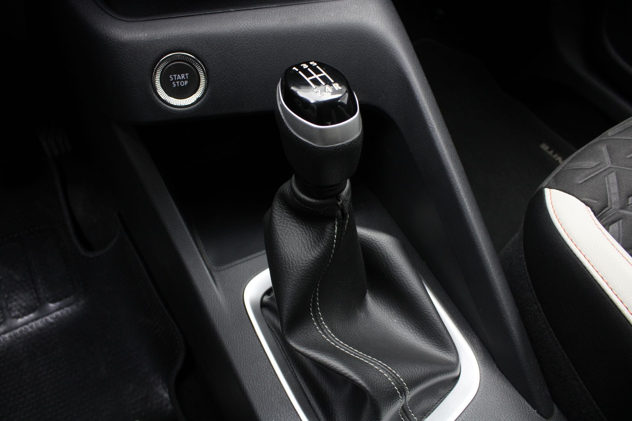 2025 Nissan Magnite 1.0 Exclusive Mt