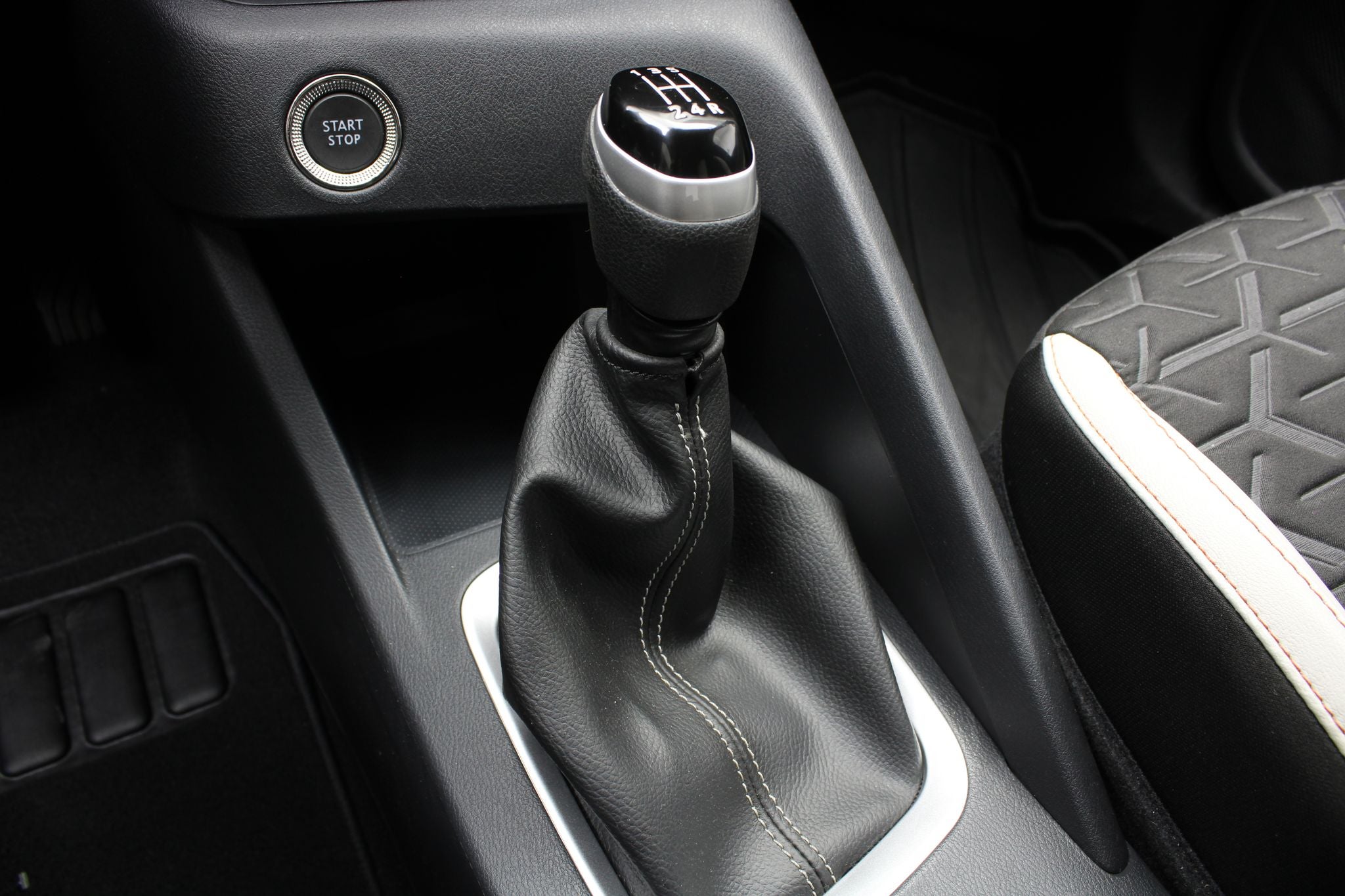 2025 Nissan Magnite 1.0 Exclusive Mt