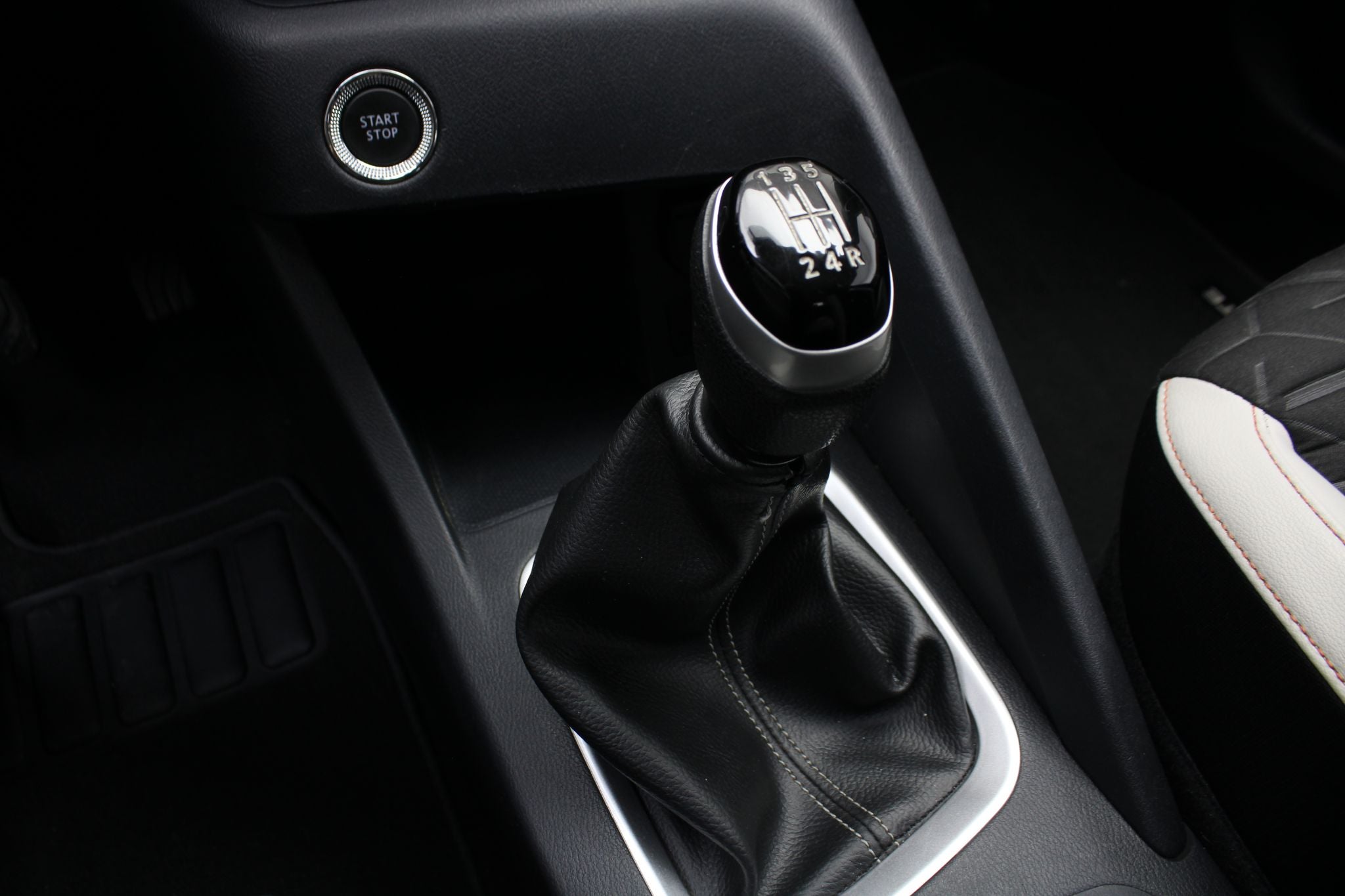 2025 Nissan Magnite 1.0 Exclusive Mt