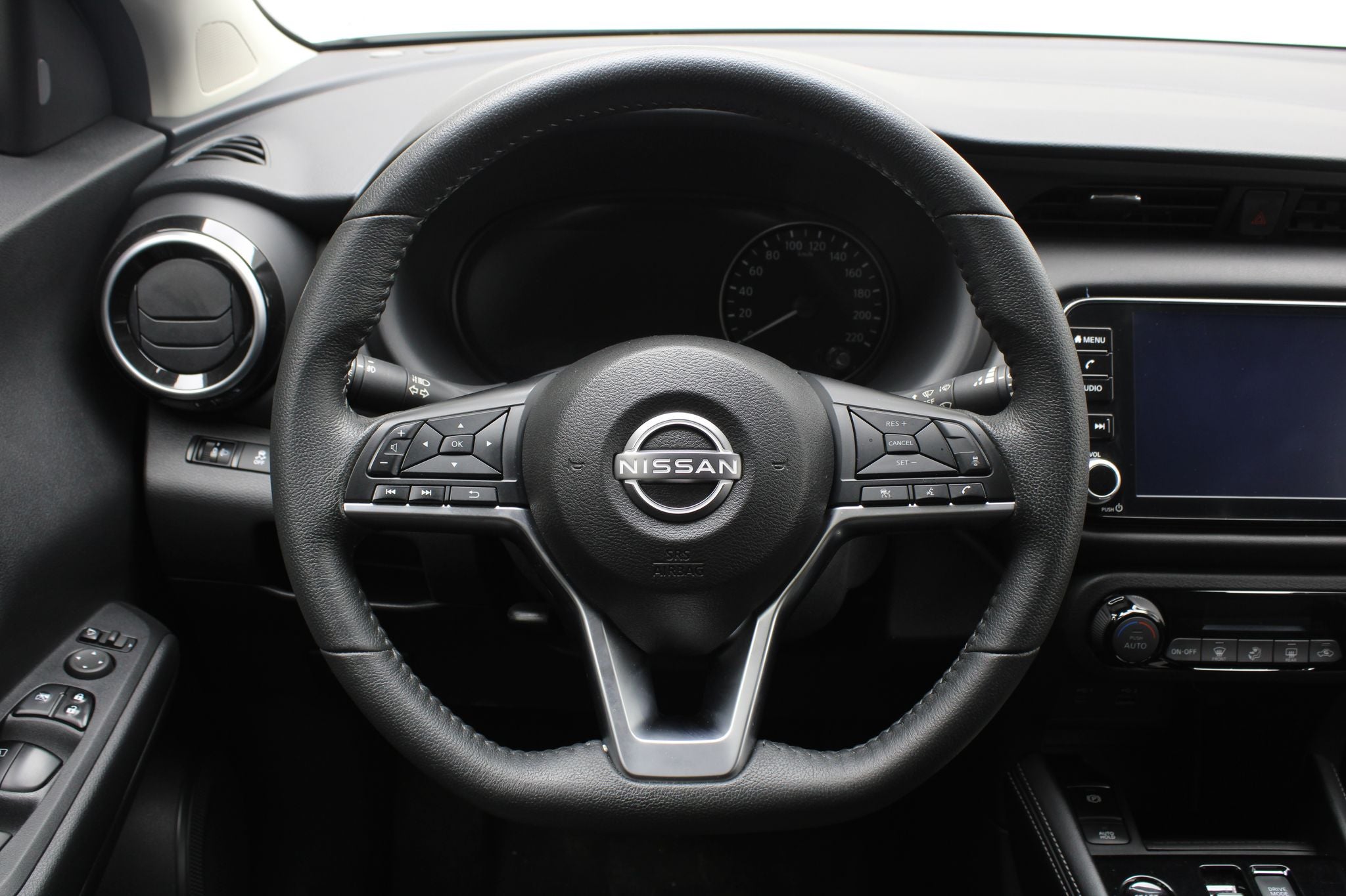 2025 Nissan Kicks E-Power Platinum At