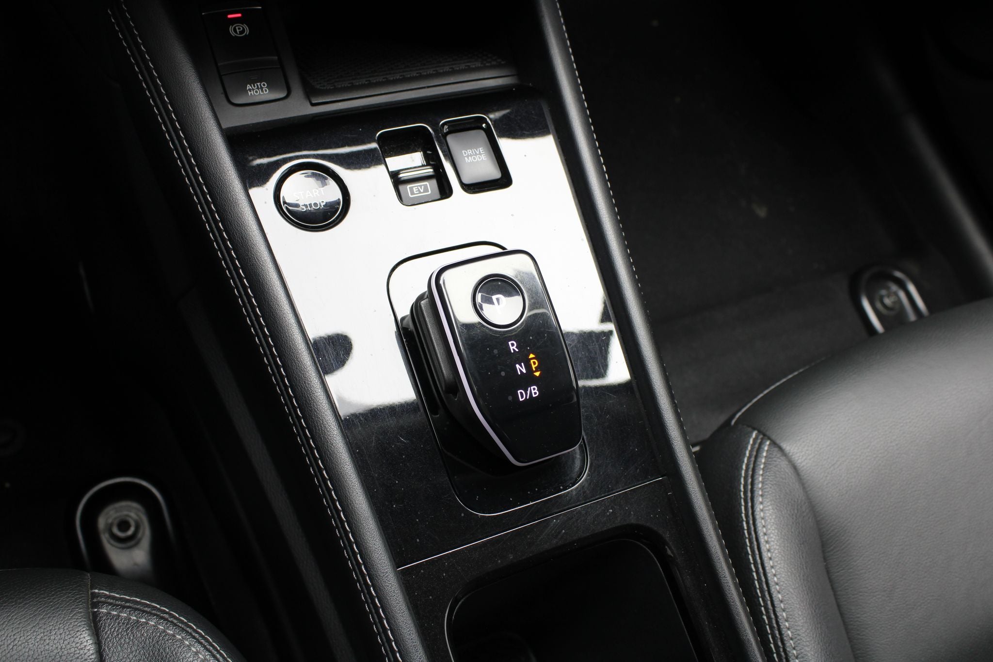 2025 Nissan Kicks E-Power Platinum At