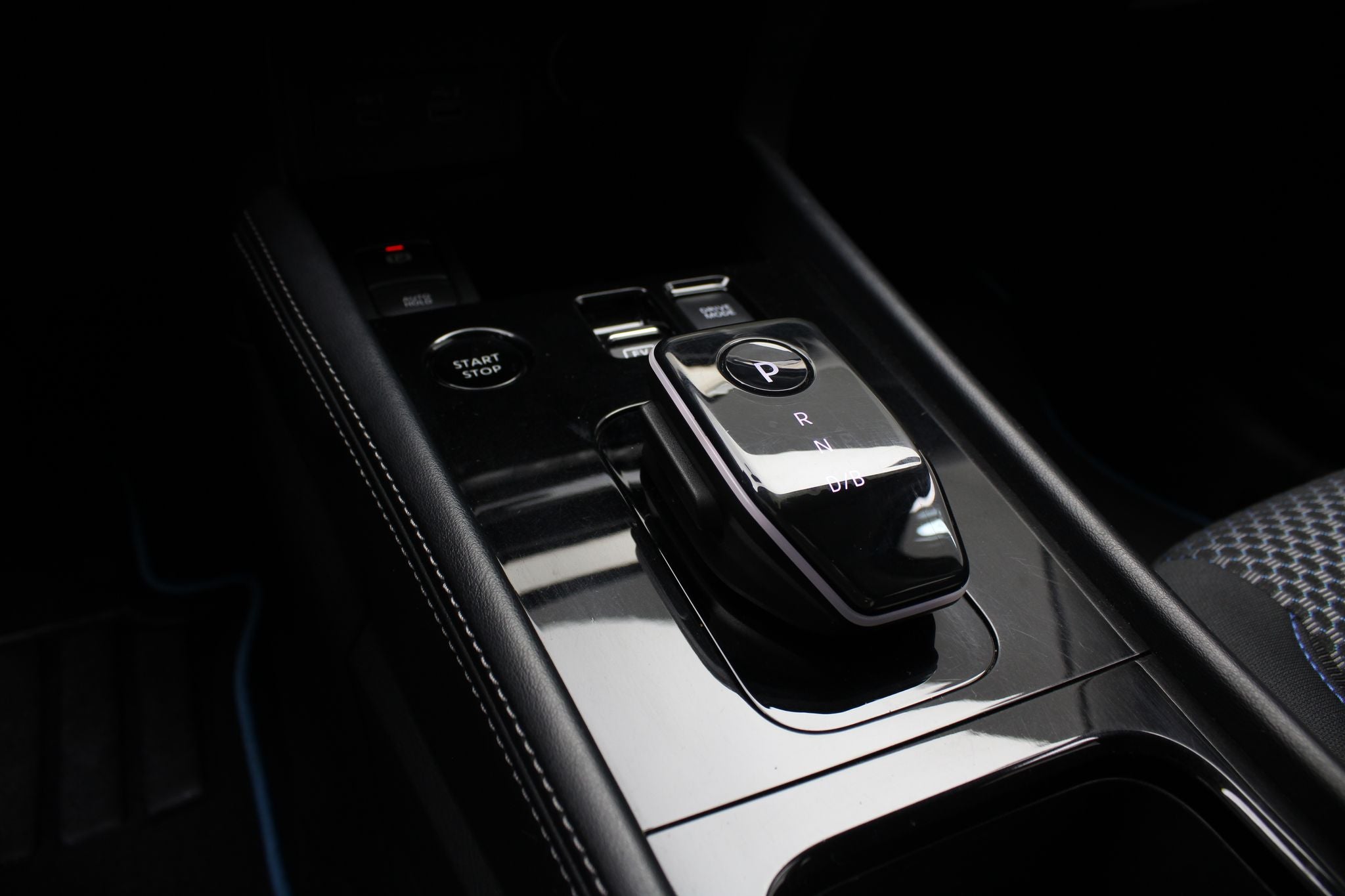 2025 Nissan Kicks E-Power Advance At